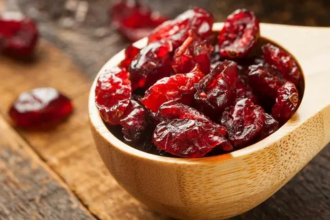 آلو بخارا قرمز با بافت نرم و دلنشین